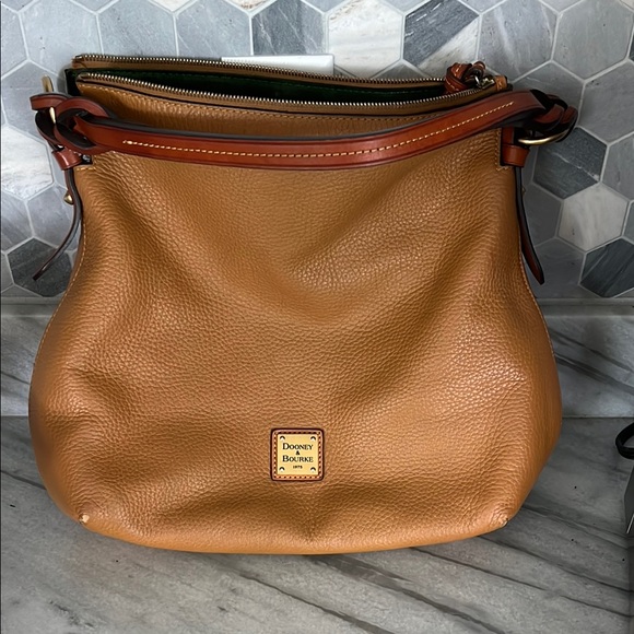 Dooney & Bourke Handbags - Dooney & Bourke Tan Leather Shoulder Bag GUC